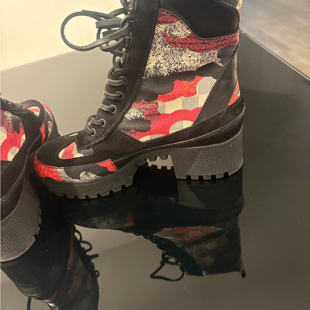 Louis Vuitton Desert Boots - Picture 2 of 4